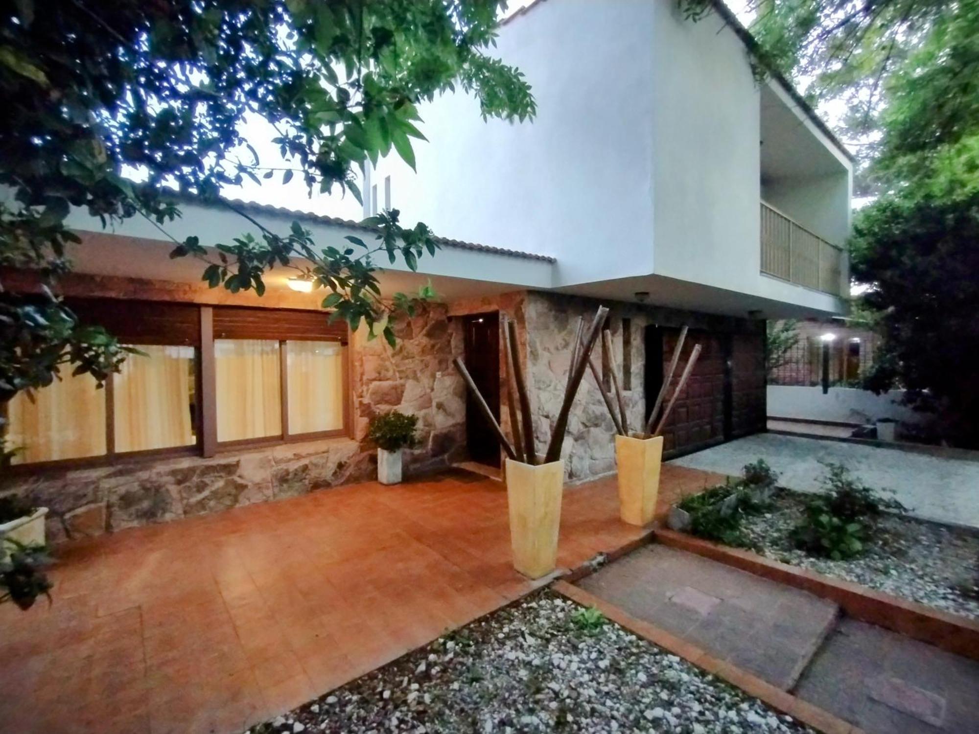 Hermosa Casa Carlos Paz * Villa Carlos Paz